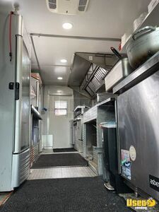 2005 Stepvan Food Truck All-purpose Food Truck Removable Trailer Hitch Michigan Diesel Engine for Sale
