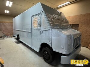 2005 Utilimaster Mobile Boutique 13 Oregon Diesel Engine for Sale