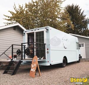 2005 Utilimaster Mobile Boutique Oregon Diesel Engine for Sale