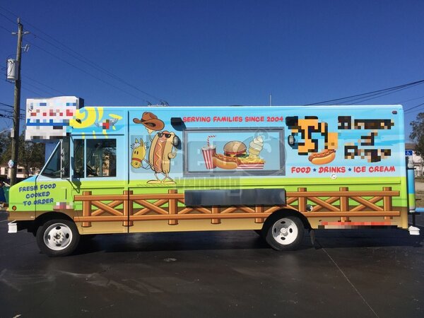2005 Utilimaster Step Van Kitchen Food Truck All-purpose Food Truck Florida Diesel Engine for Sale