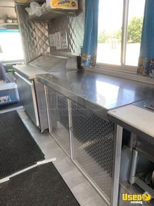 2005 Utilimaster Step Van Kitchen Food Truck All-purpose Food Truck Slide-top Cooler Florida Diesel Engine for Sale