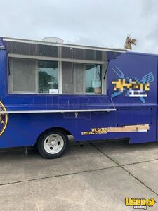 2005 Utilimaster Step Van Kitchen Food Truck All-purpose Food Truck Texas Diesel Engine for Sale