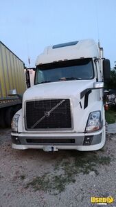 2005 Vnl Volvo Semi Truck Under Bunk Storage Indiana for Sale