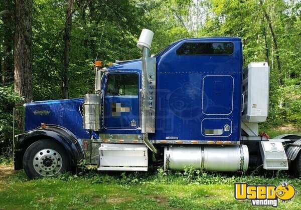 2005 W900 Kenworth Semi Truck New Hampshire for Sale