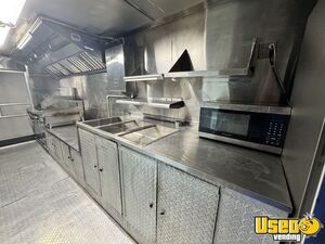2005 Workhorse All-purpose Food Truck Cabinets Texas Gas Engine for Sale