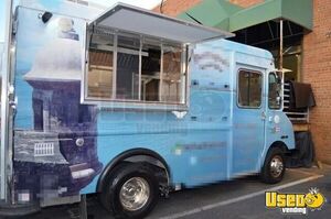 2005 Workhorse P30 Step Van Kitchen Food Truck All-purpose Food Truck Air Conditioning Virginia Gas Engine for Sale