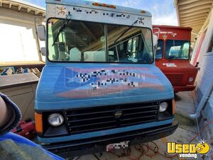 2005 Workhorse P30 Step Van Kitchen Food Truck All-purpose Food Truck Exterior Customer Counter Virginia Gas Engine for Sale