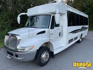 2006 3200 Vt 365 Transportation Bus Shuttle Bus New York Diesel Engine for Sale