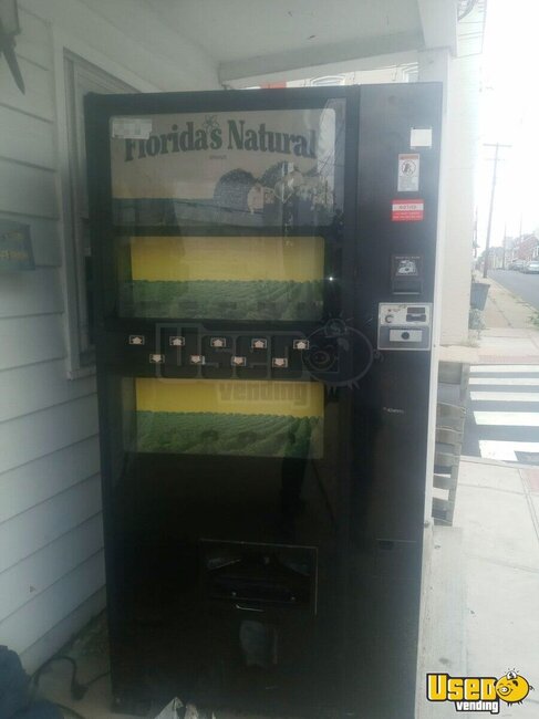 2006 601,050,12x.x4& 602,050,07x.x4 Dixie Narco Soda Machine Pennsylvania for Sale