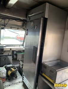 2006 Box Truck All-purpose Food Truck Diamond Plated Aluminum Flooring Pennsylvania Gas Engine for Sale