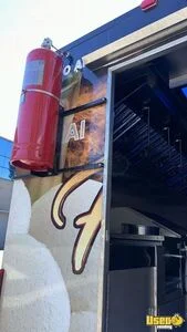 2006 C5500 All-purpose Food Truck Diamond Plated Aluminum Flooring California Gas Engine for Sale