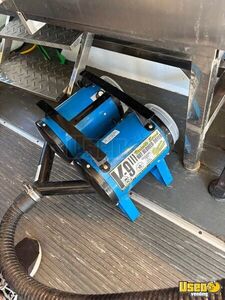 2006 Collins Pet Care / Veterinary Truck Interior Lighting Florida Gas Engine for Sale