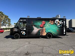 2006 Diesel Mt45 Bakery Food Truck Air Conditioning Nevada Diesel Engine for Sale