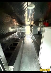 2006 E-350 All-purpose Food Truck Stainless Steel Wall Covers California Gas Engine for Sale