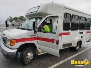 2006 E-350 Shuttle Bus Shuttle Bus Gas Engine Connecticut Gas Engine for Sale