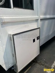 2006 E-350 Step Van All-purpose Food Truck Hand-washing Sink Florida Gas Engine for Sale