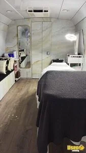 2006 E-450 Mobile Hair & Nail Salon Truck Bathroom Florida Diesel Engine for Sale