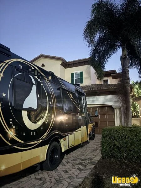 2006 E-450 Mobile Hair & Nail Salon Truck Florida Diesel Engine for Sale