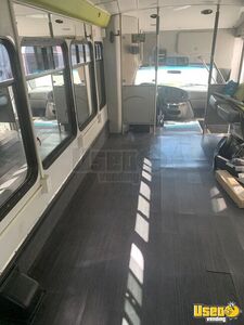 2006 E-450 Mobile Hair Salon Truck Mobile Hair & Nail Salon Truck Multiple Tvs Massachusetts Diesel Engine for Sale