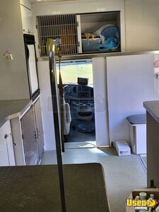 2006 E-450 Mobile Pet Grooming Truck Pet Care / Veterinary Truck Breaker Panel North Carolina Gas Engine for Sale