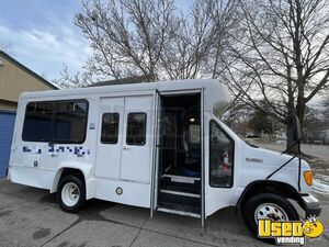 2006 E350 Super Duty Pet Care / Veterinary Truck Iowa Gas Engine for Sale