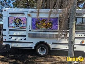 2006 E450 All-purpose Food Truck Concession Window Virginia Diesel Engine for Sale