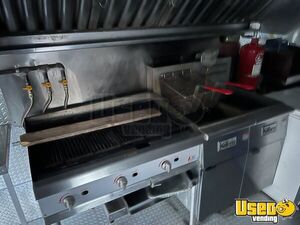 2006 E450 All-purpose Food Truck Fire Extinguisher Michigan Diesel Engine for Sale