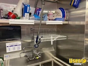 2006 E450 Ice Cream Truck Exterior Customer Counter Saskatchewan Gas Engine for Sale