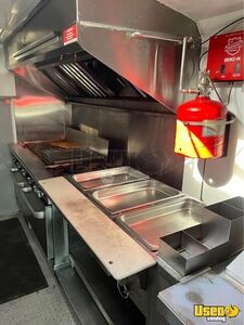 2006 E450 Kitchen Food Truck All-purpose Food Truck Diamond Plated Aluminum Flooring California Gas Engine for Sale
