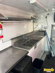 2006 E450 Kitchen Food Truck All-purpose Food Truck Refrigerator California Gas Engine for Sale