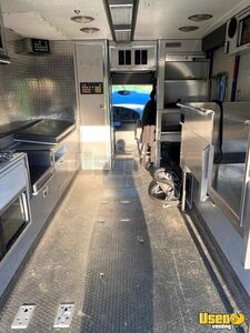 2006 E450 Mobile Pet Grooming Truck Pet Care / Veterinary Truck Breaker Panel Texas Diesel Engine for Sale