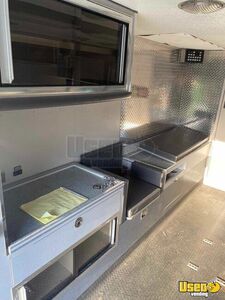 2006 E450 Mobile Pet Grooming Truck Pet Care / Veterinary Truck Fresh Water Tank Texas Diesel Engine for Sale