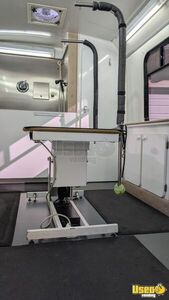 2006 E450 Pet Care / Veterinary Truck Anti-lock Brakes Washington Gas Engine for Sale