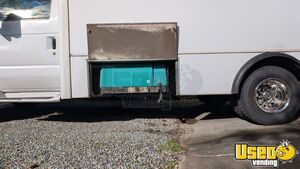 2006 E450 Pet Care / Veterinary Truck Backup Camera Washington Gas Engine for Sale