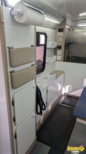 2006 E450 Pet Care / Veterinary Truck Electrical Outlets Washington Gas Engine for Sale