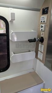 2006 E450 Pet Care / Veterinary Truck Restroom Washington Gas Engine for Sale