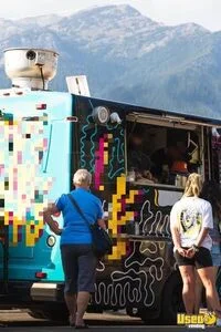 2006 E450 Super Duty All-purpose Food Truck Concession Window Alberta Diesel Engine for Sale