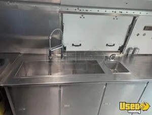 2006 E450 Super Duty All-purpose Food Truck Propane Tank Alberta Diesel Engine for Sale