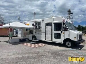 2006 Ford Econoline All-Purpose Food Truck with Bathroom and ATM for Sale in Oklahoma!