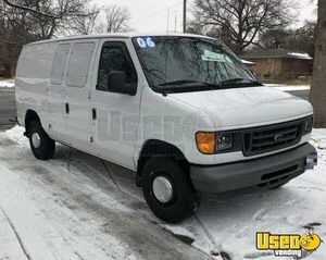 2006 Econoline E250 Other Mobile Business Removable Trailer Hitch Nebraska Gas Engine for Sale