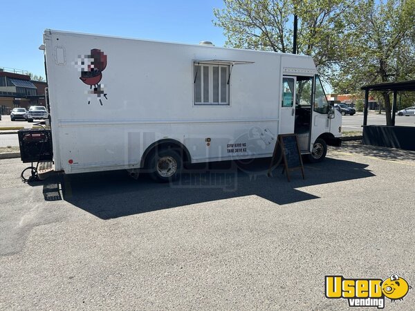 2006 Econoline E450 Barbecue Food Truck Saskatchewan Gas Engine for Sale
