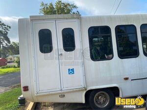 2006 Econoline Shuttle Bus Shuttle Bus 6 Louisiana Gas Engine for Sale