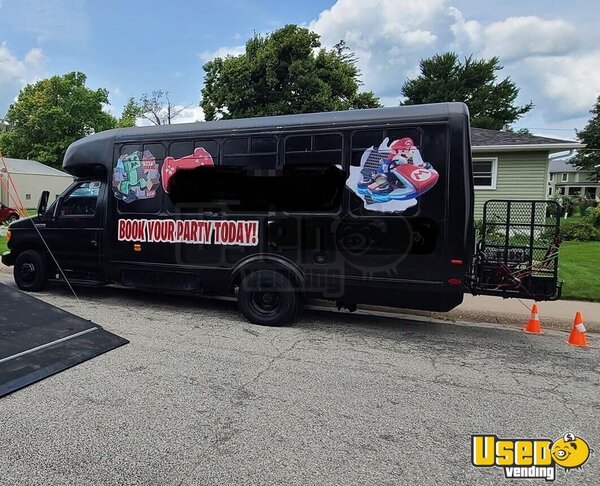 2006 F-450 Mobile Gaming Bus Party / Gaming Trailer Illinois Gas Engine for Sale