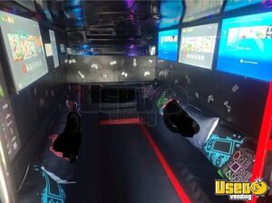 2006 F-450 Mobile Gaming Bus Party / Gaming Trailer Removable Trailer Hitch Illinois Gas Engine for Sale