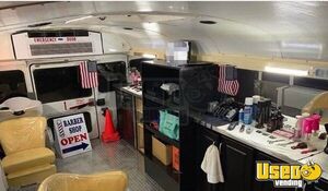 2006 F350 Mobile Salon Truck Mobile Hair & Nail Salon Truck Cabinets Delaware Diesel Engine for Sale