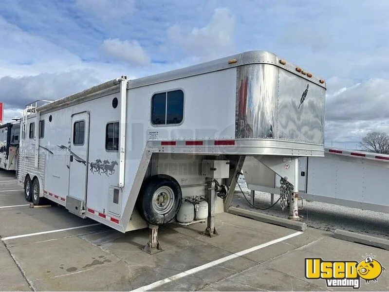 2006 Featherlite 3-horse Lq Trailer Nebraska for Sale