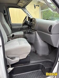 2006 Ford E-450 Wag'n Tails (elite Mobile Grooming Truck) Pet Care / Veterinary Truck Breaker Panel Oregon Gas Engine for Sale