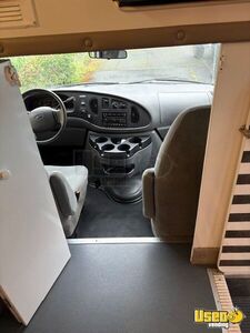 2006 Ford E-450 Wag'n Tails (elite Mobile Grooming Truck) Pet Care / Veterinary Truck Electrical Outlets Oregon Gas Engine for Sale