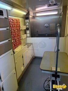 2006 Ford E-450 Wag'n Tails (elite Mobile Grooming Truck) Pet Care / Veterinary Truck Insulated Walls Oregon Gas Engine for Sale