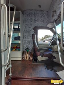 2006 Ford E350 Mobile Boutique Truck 14 Florida Gas Engine for Sale